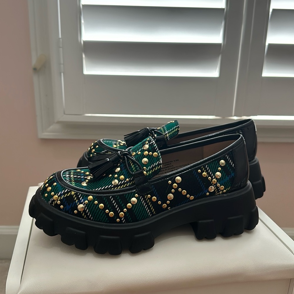 Betsy Johnson never worn size 8.5 Aleah Plaid Loafers Blue Green Gold studded